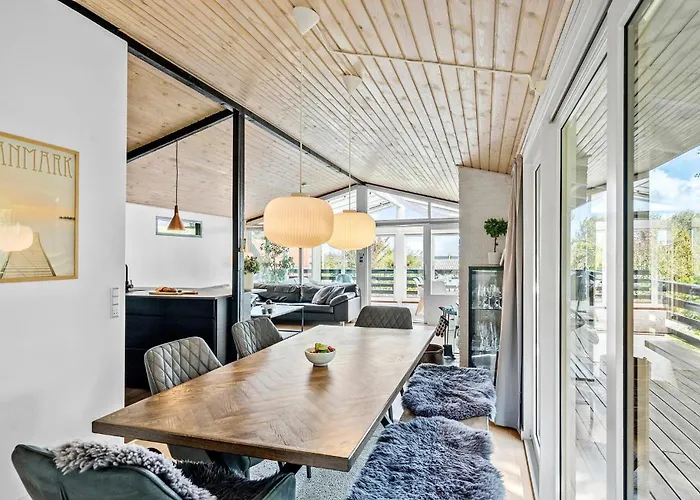 בית נופש 3 Bedroom Stunning In
