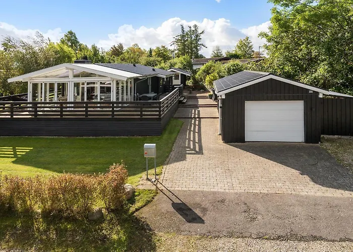 3 Bedroom Stunning In Strøby Ladeplads